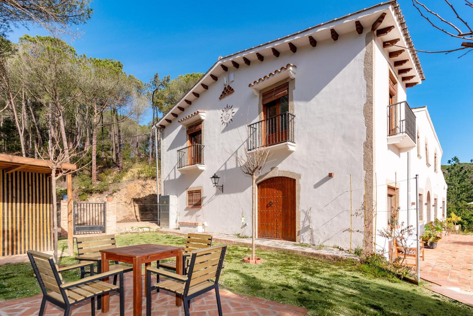 La Terraza - Grosszuegiges Appartment In Katalanischer Masia Sant Iscle De Vallalta المظهر الخارجي الصورة