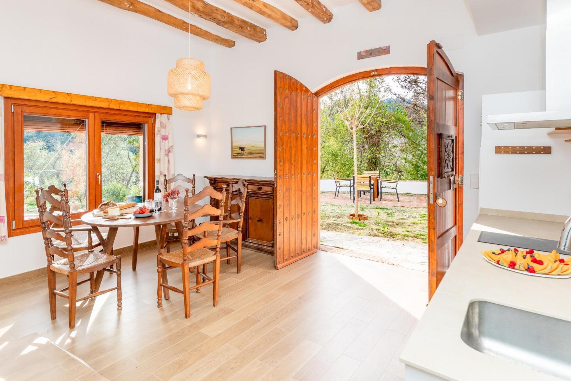 La Terraza - Grosszuegiges Appartment In Katalanischer Masia Sant Iscle De Vallalta المظهر الخارجي الصورة